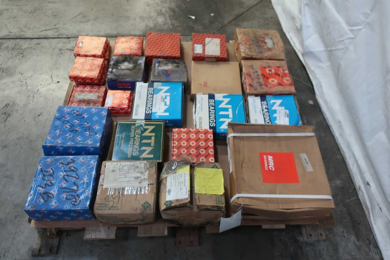 LOT OF ASSORTED ROLLER BEARINGS - BEARINGS