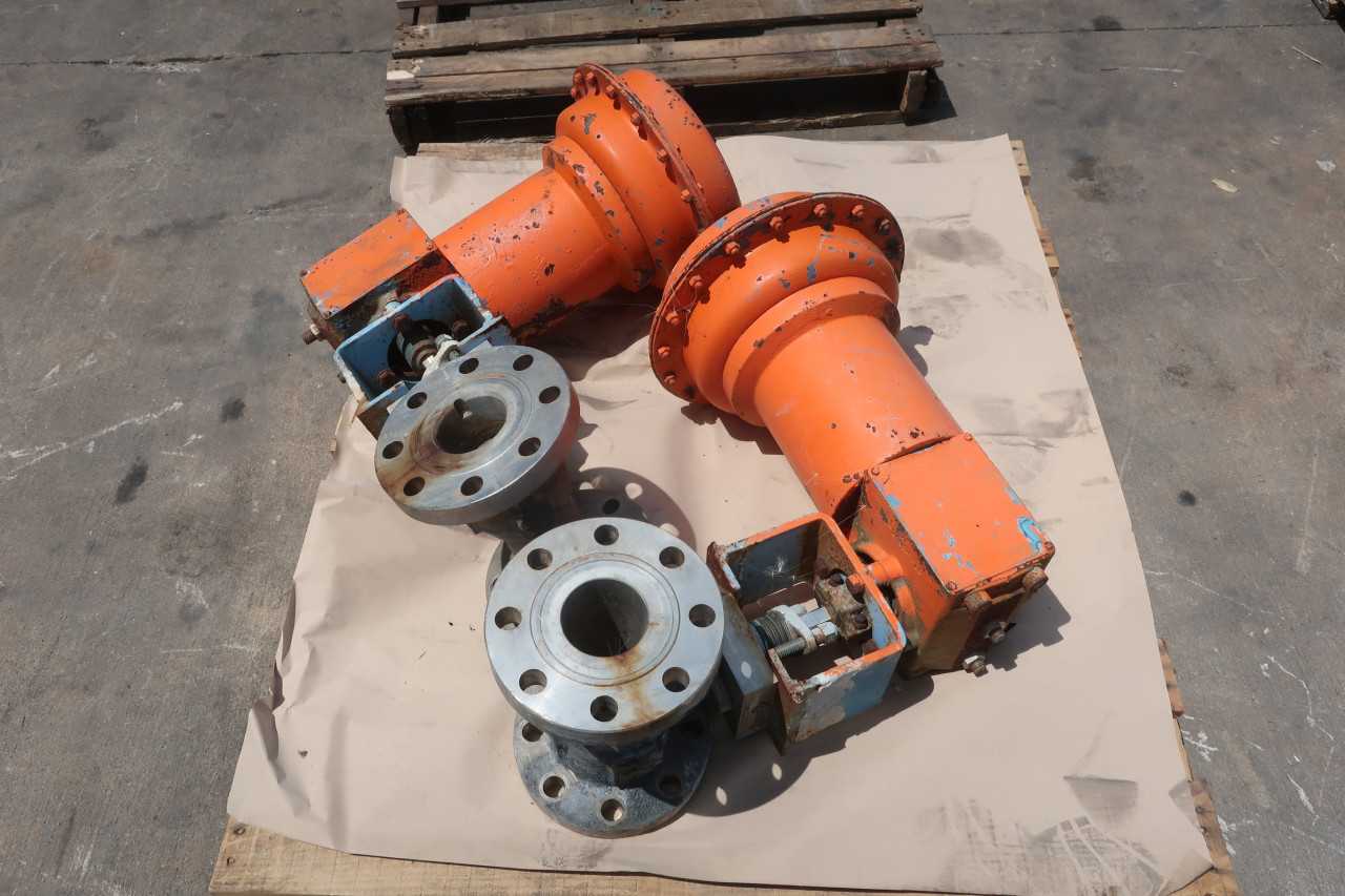 LOT OF 2 JAMESBURY 3IN FLANGED CONTROL VALVES - CONTROL VALVE