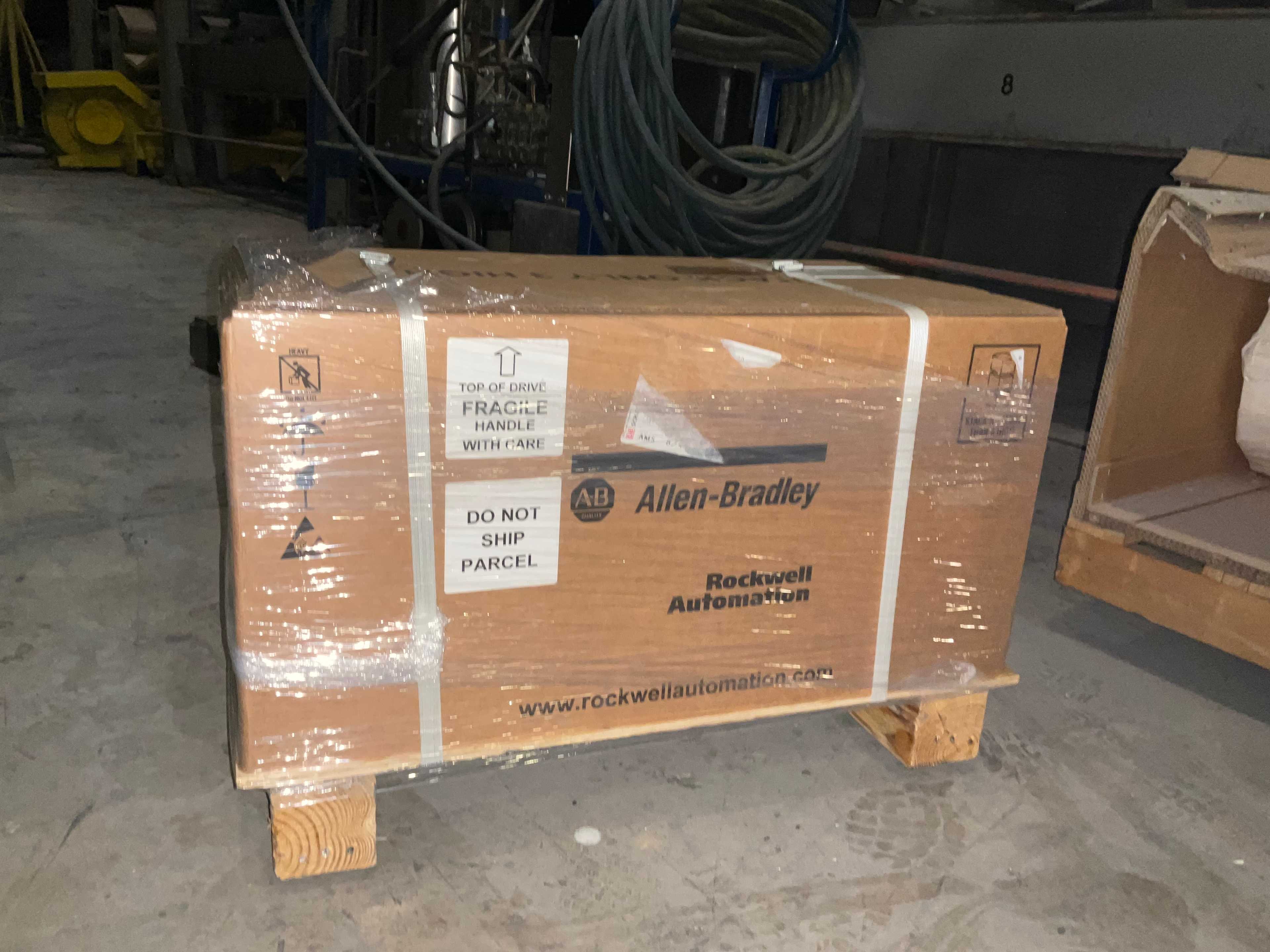 ALLEN BRADLEY POWERFLEX 753 VFD MOTOR DRIVE - MOTOR DRIVES