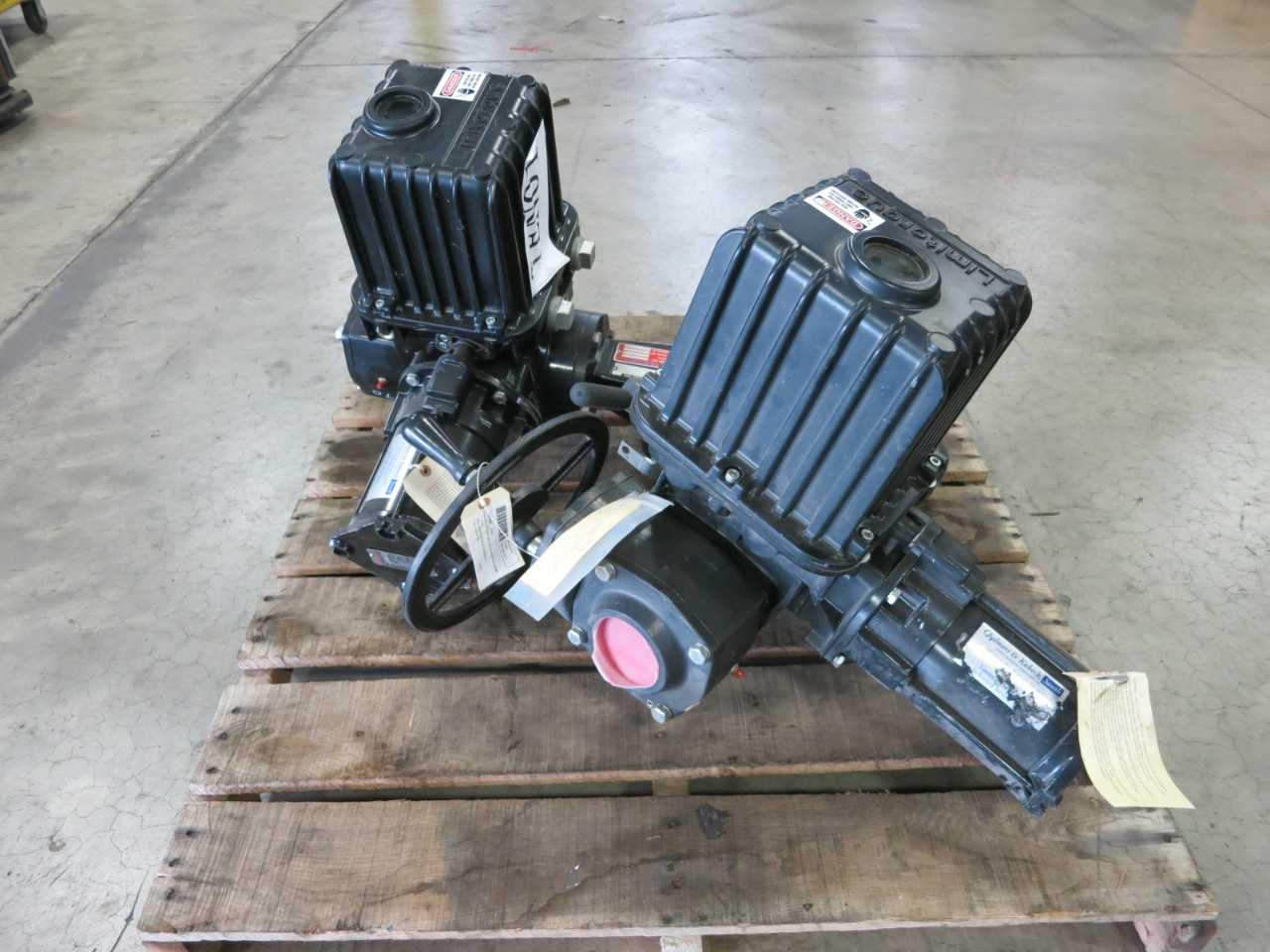 LOT OF 2 LIMITORQUE L120-10/5-4P ACTUATOR WITH B320-40 4:1 BEVEL GEAR OPERATOR - VALVES