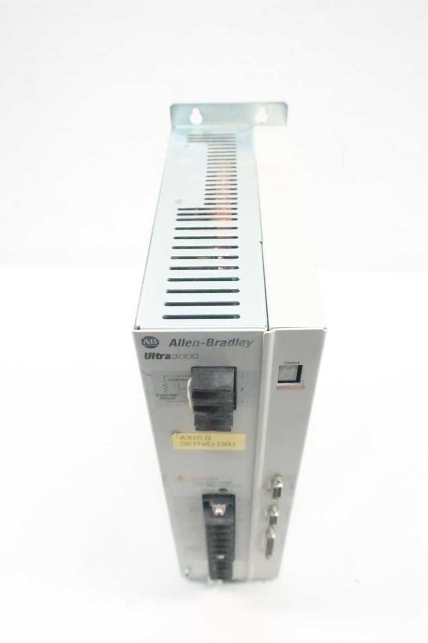 ALLEN BRADLEY 2098-DSD-030 ULTRA3000 120/240V-AC 120/240V-AC 1PH 3KW SERVO DRIVES AND AMPLIFIER - SERVO