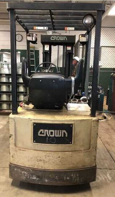 1999 Crown Electric Forklift - FORKLIFTS