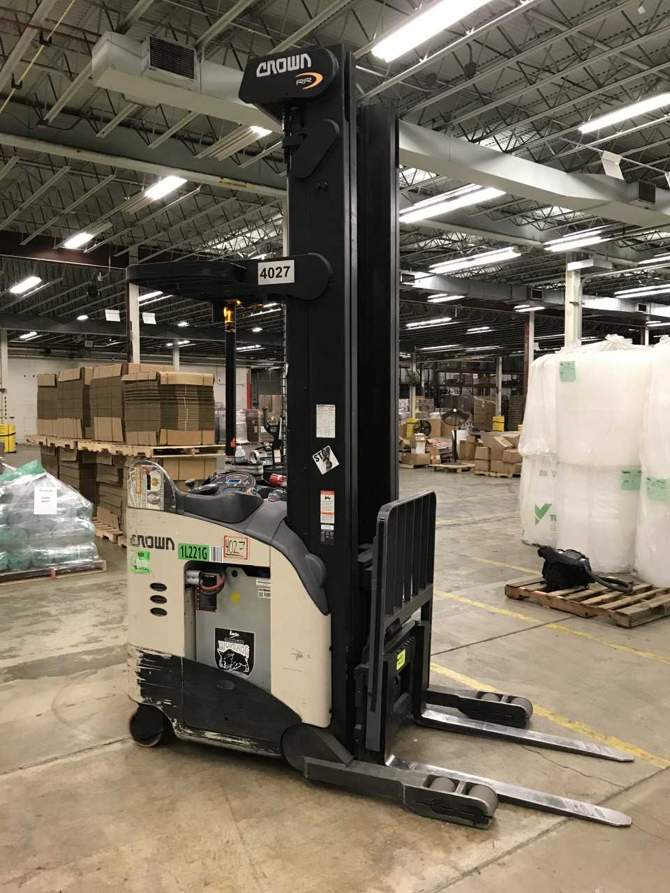 2011 Crown RR5725-45 reach truck, Rogers, MN - REACH TRUCKS