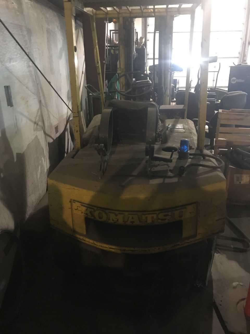 Komotsu FG25-8 Propane Forklift - FORKLIFTS