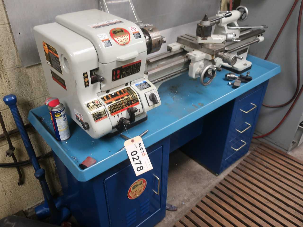 28" 10k bench lathe, 1hp 110V-AC, with work bench - PLANT & FACILITY EQUIPMENT