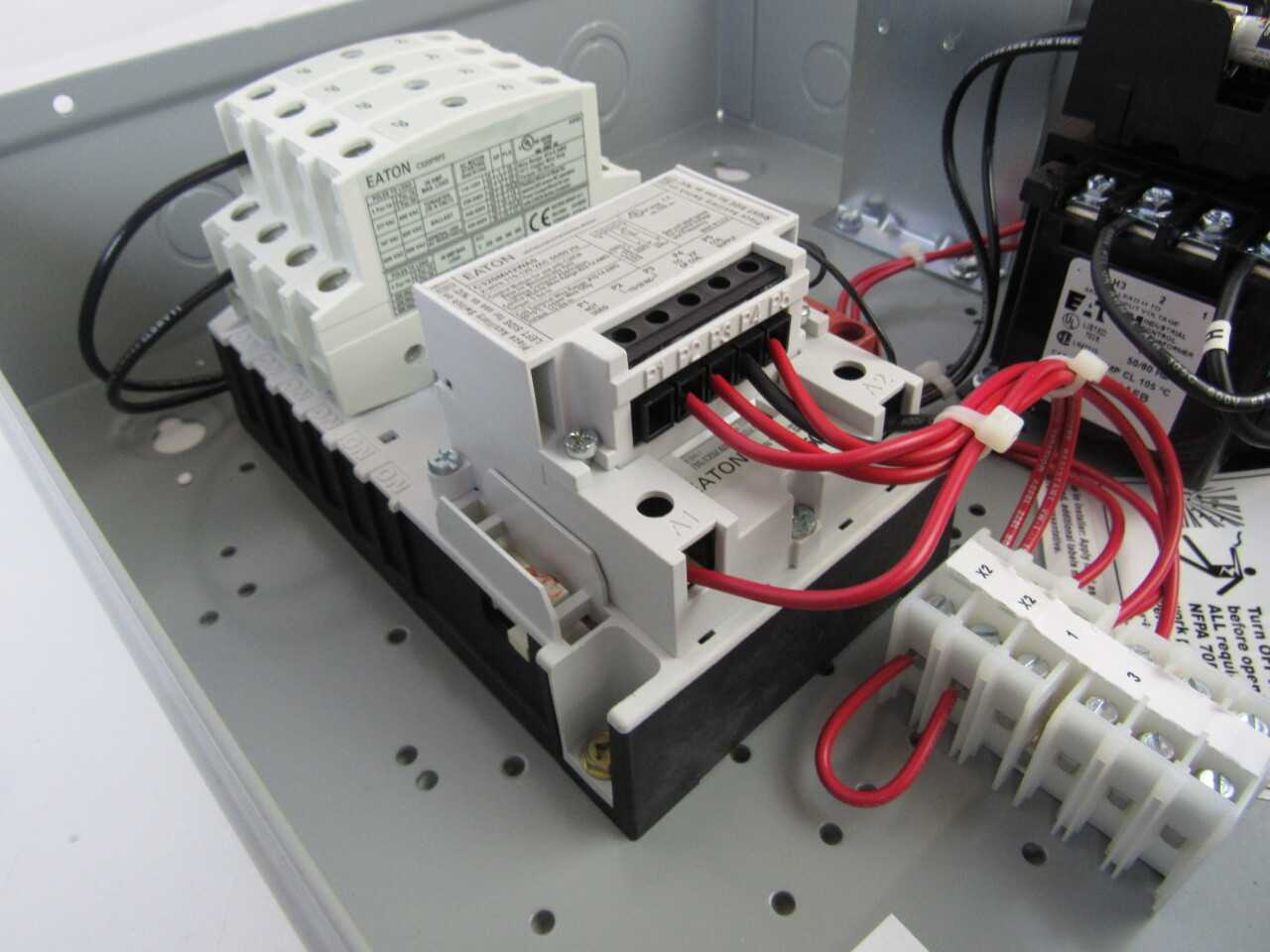 Quantity of 3x ECC04C1H8A Enclosed Contactors - CONTACTORS