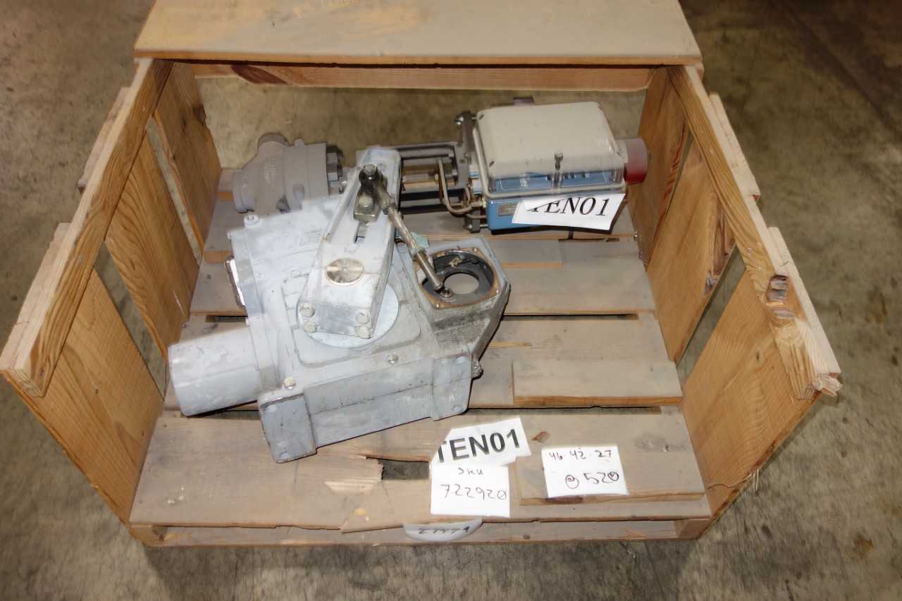 LOT OF BECK ELECTRIC ACTUATOR AND LESLIE GLOBE VALVE - GLOBE VALVE