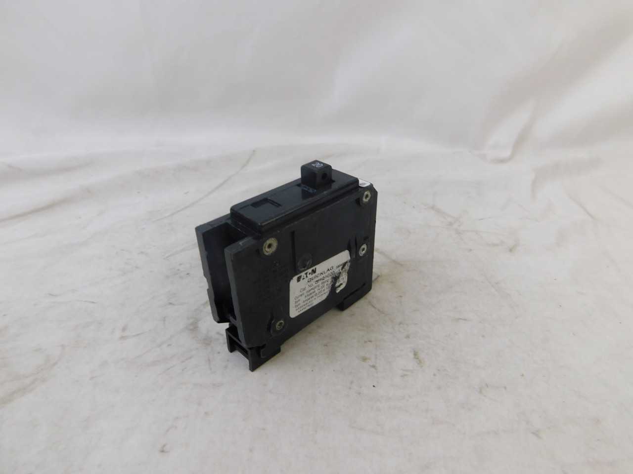- Quantity of 61 - Eaton GHQ1020 - Bolt on Breakers - CIRCUIT BREAKERS