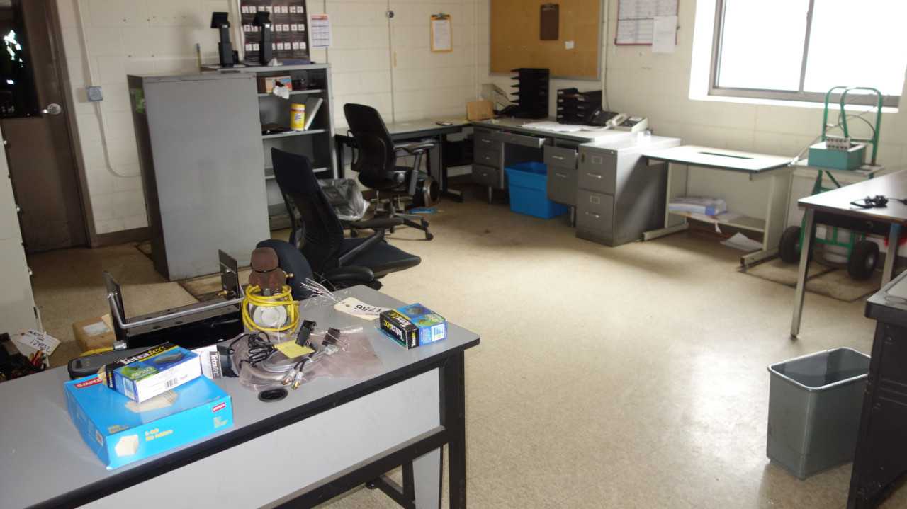 CONTENTS OF ROOM, ASSORTED CHAIRS, TABLES, CABINETS - MISCELLANEOUS