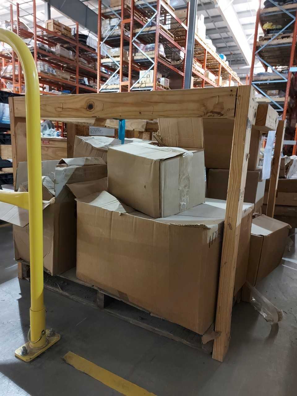 LOT OF ELECTRICAL CONTROLS - BREAKERS, SWITCHES, ENCLOSURES - ELECTRICAL COMPONENTS