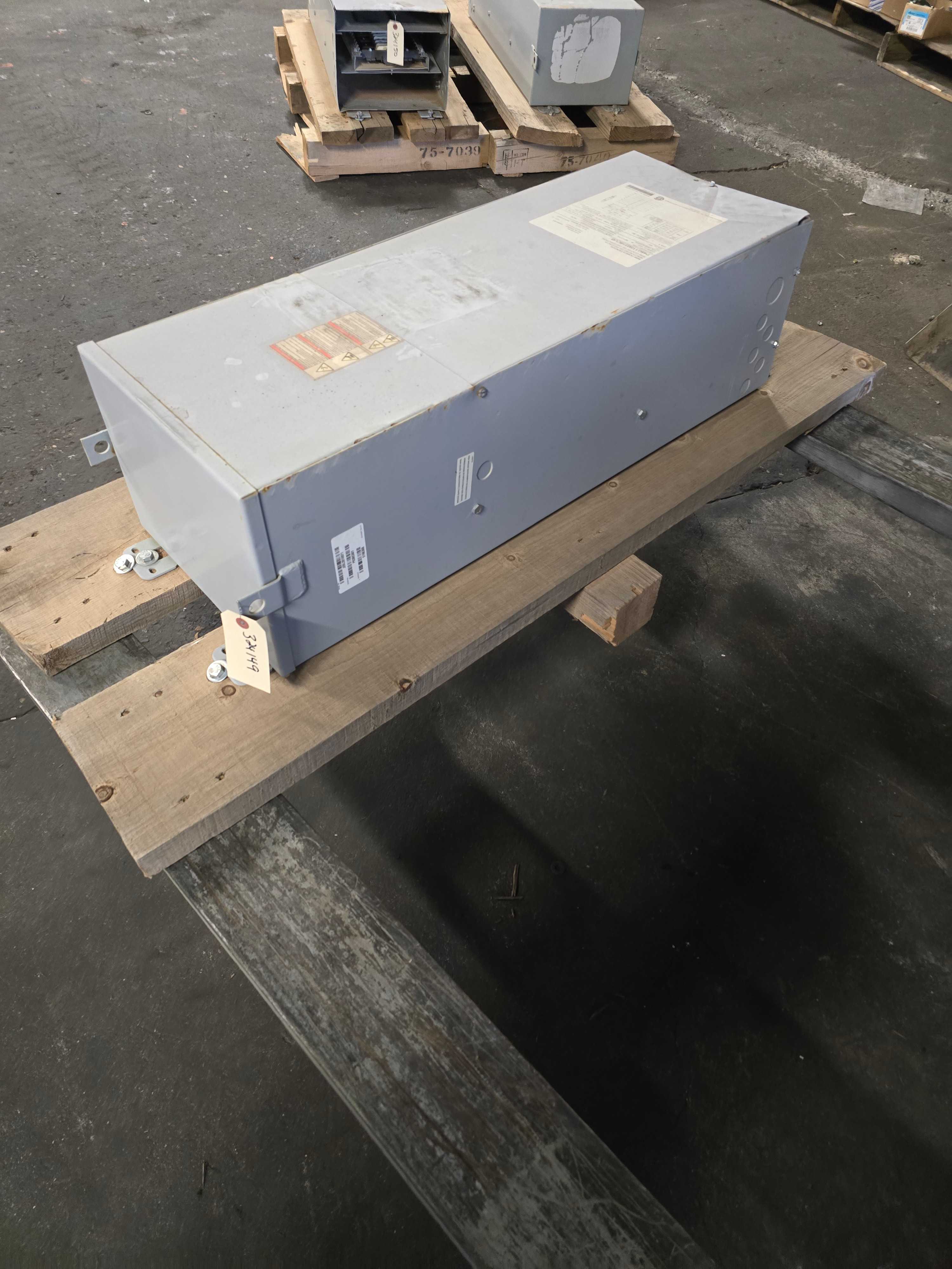 EATON P48G11S0318CUB MINI POWER CENTER TRANSFORMER/PANEL - ELECTRICAL COMPONENTS