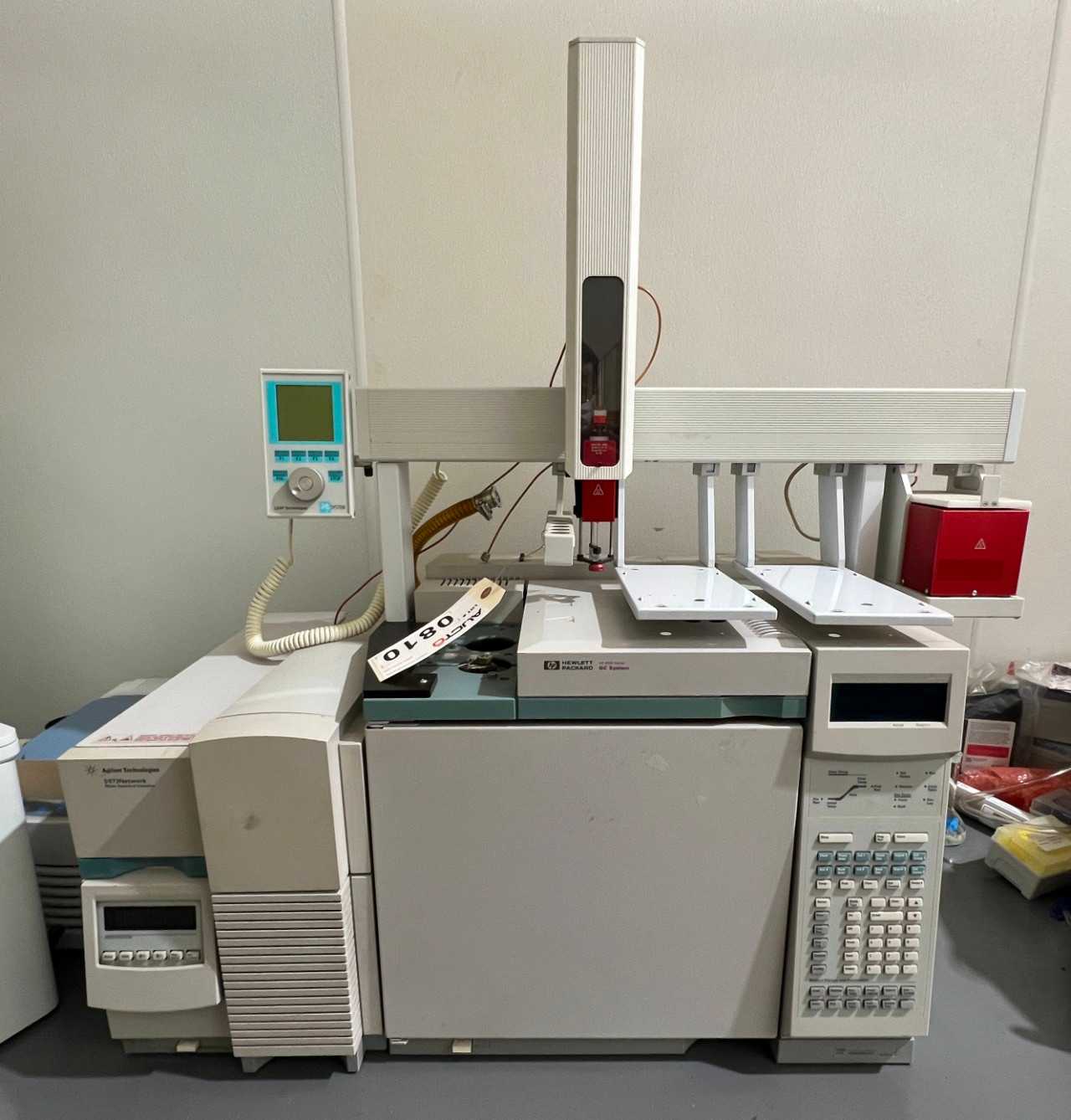 HP 6890 G1530A GAS CHROMATOGRAPHY SYSTEM - LAB & SCIENTIFIC