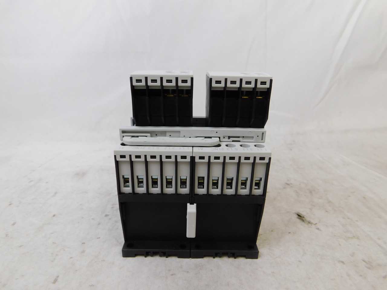 Lot of Qty 1x Eaton XTCR009B21TD Reversing Contactor - CONTACTORS