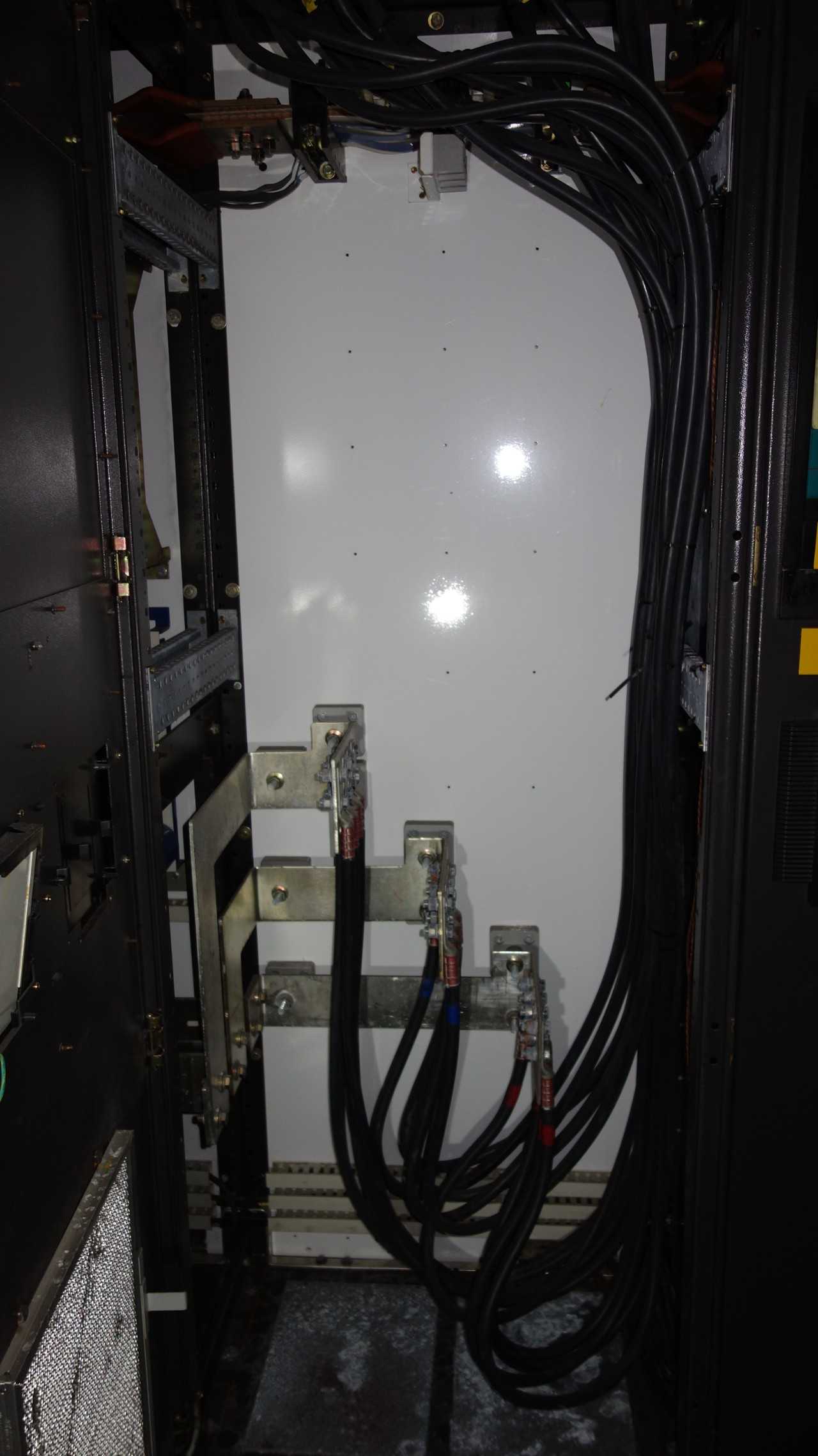 GE INNOVATION 3VVRJ607PR004 LV AC DRIVE CABINET 11-2520 - MOTOR DRIVES