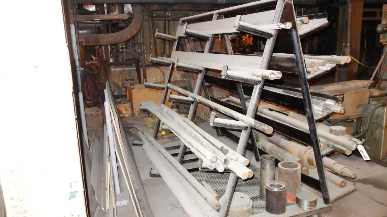 CONTENTS OF RACK, ASSORTED STEEL SHAFTS - MISCELLANEOUS