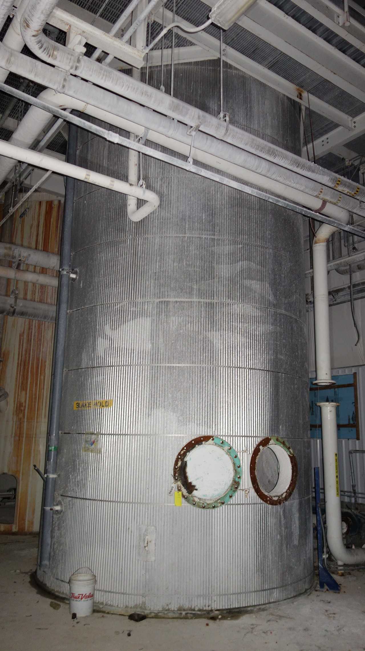SLAKE HOLD INSULATED MIXING TANK w AGITATOR 14ft diameter x 40ft tall - PROCESS EQUIPMENT