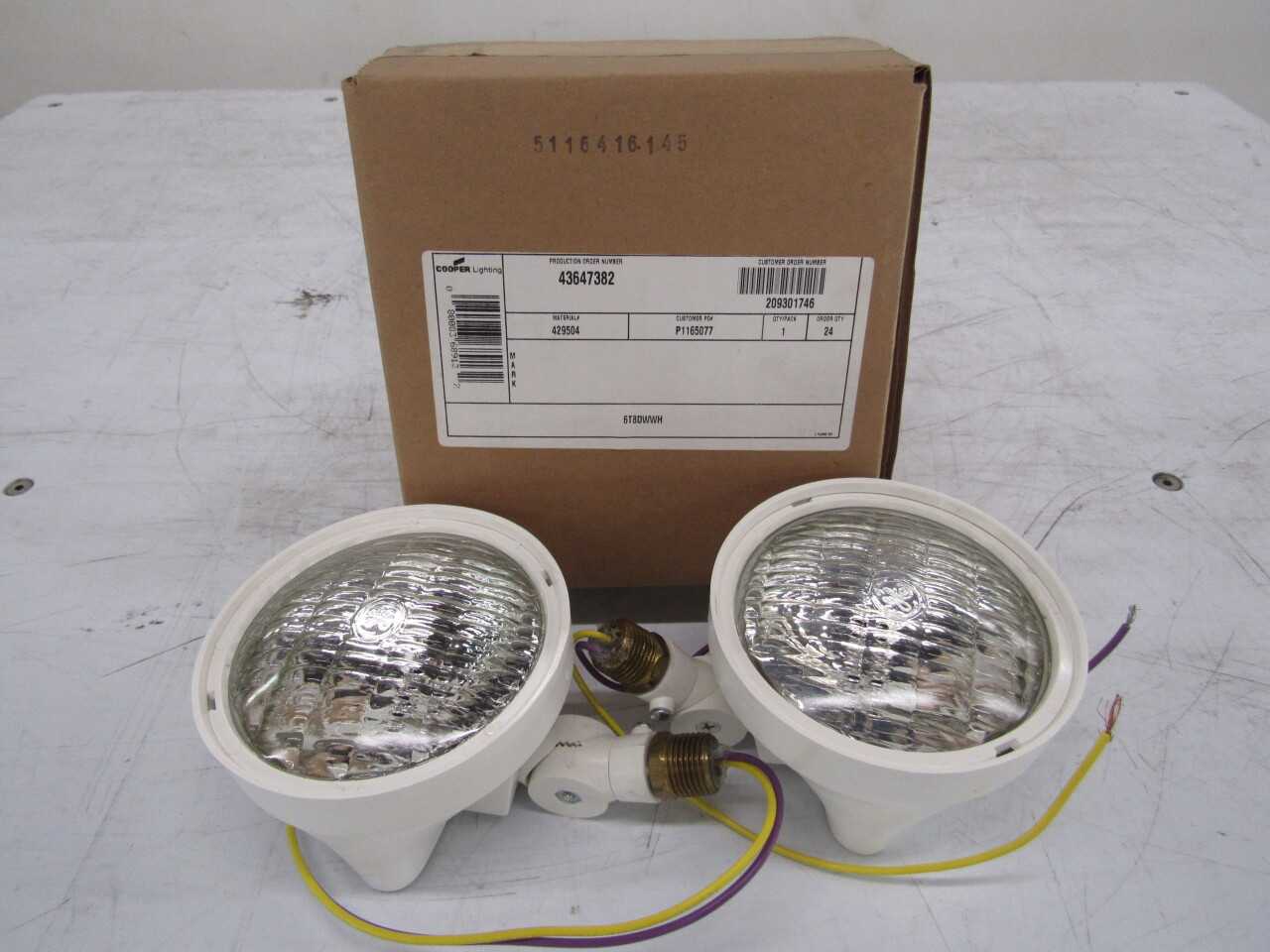 Quantity of 22x 6T8DWWH Lights - LIGHTING