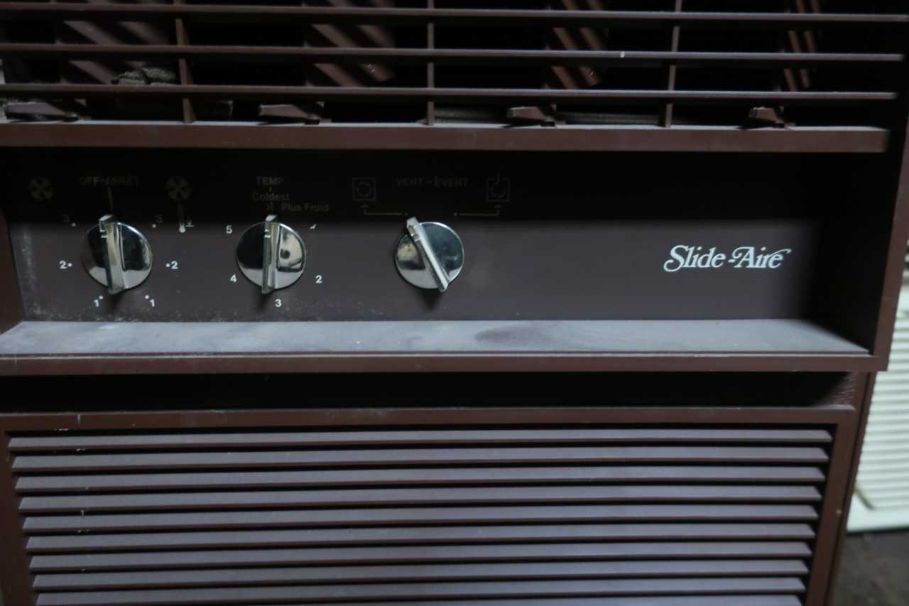 LOT OF 3 ASSORTED AIR CONDITIONERS - AIR CONDITIONER