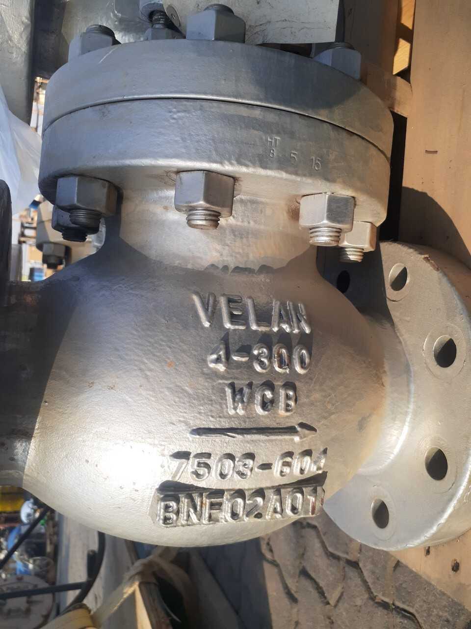 Lot of 4 Globe Valves - GLOBE VALVE