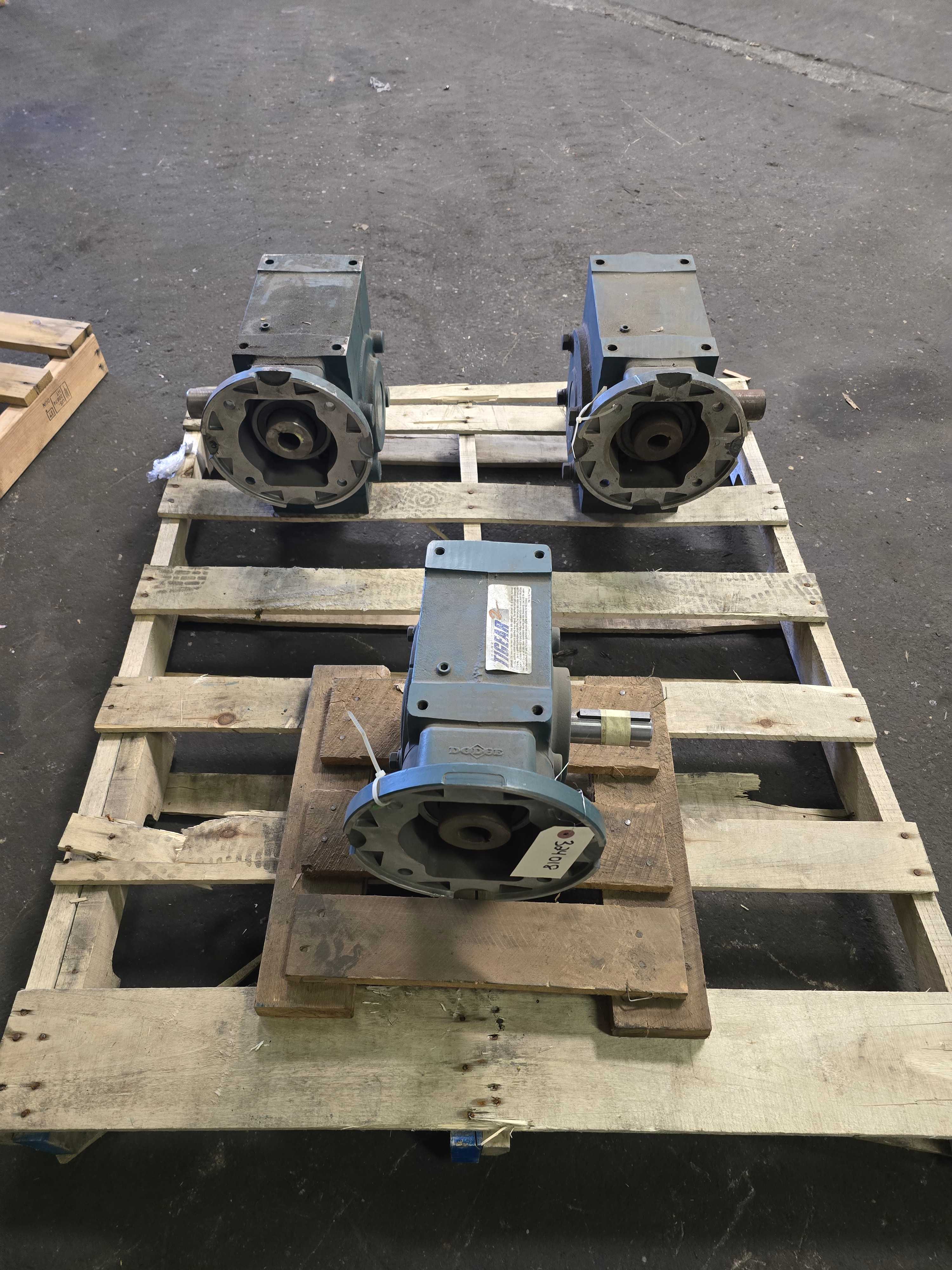 LOT OF DODGE TIGEAR RIGHT ANGLE GEAR REDUCERS - QTY 3 - GEAR REDUCERS
