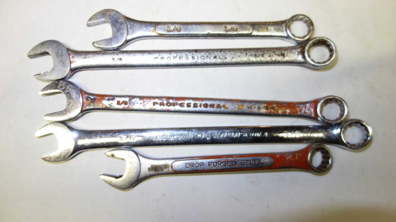 LOT OF 17 ASSORTED COMBINATION WRENCHES - HAND TOOLS