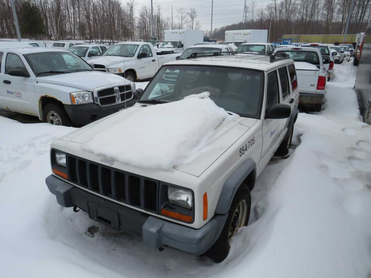 1999 JEEP CHEROKEE 4-DOOR - BUSES