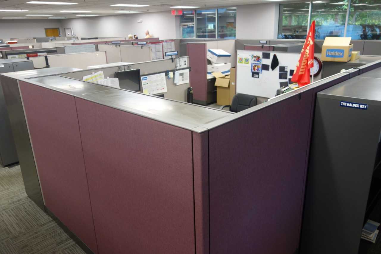 Assorted office cubicles with desks, cabinets, chairs (DELAYED REMOVAL) - PLANT & FACILITY