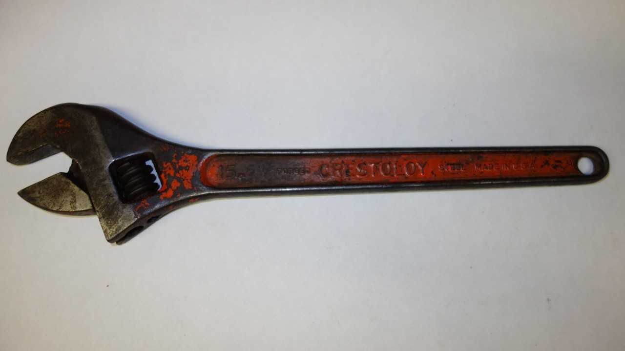 LOT OF 9 ASSORTED WRENCHES - HAND TOOLS