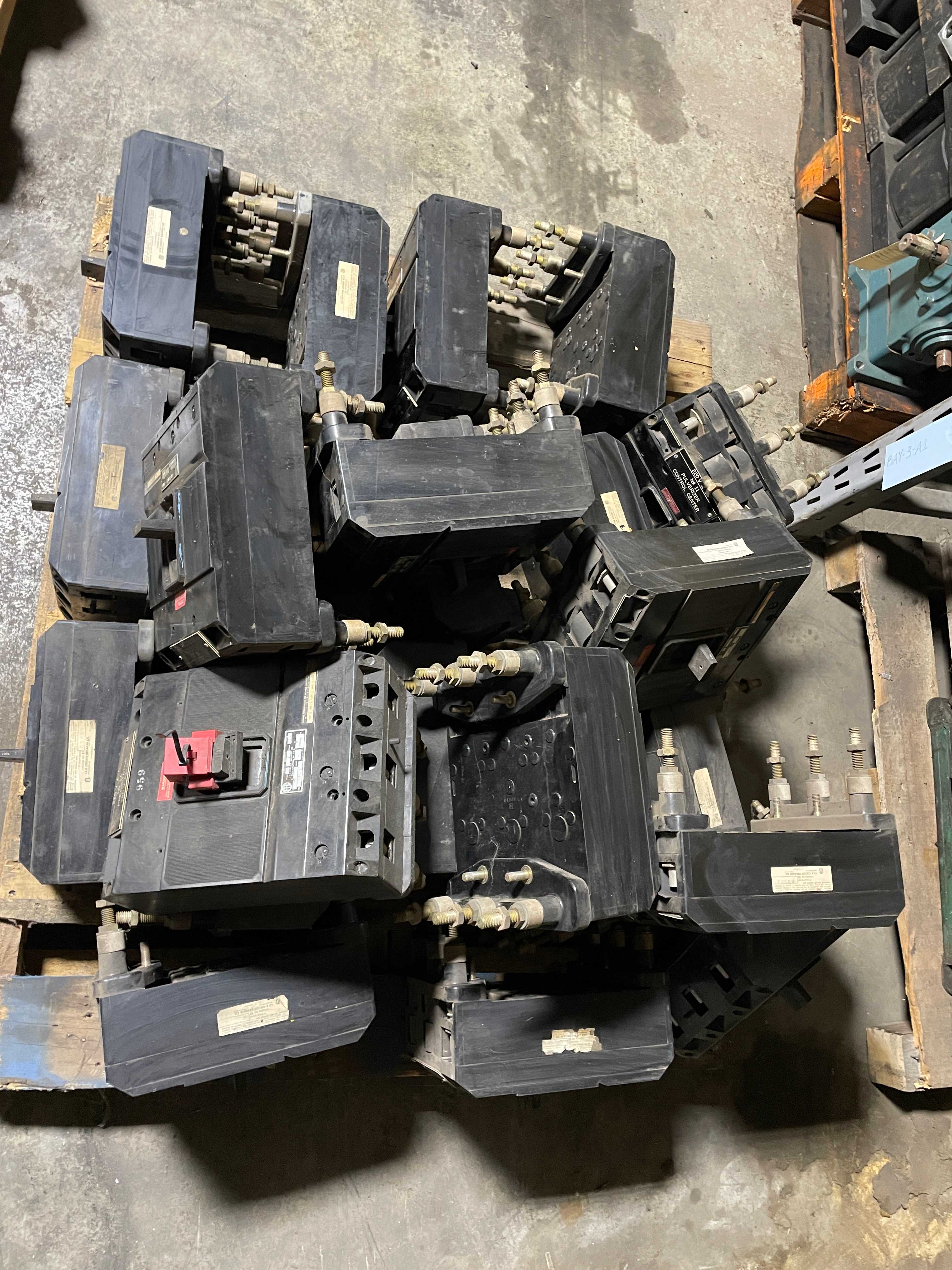 QTY 23- ITE 62023 CIRCUIT BREAKERS - CIRCUIT BREAKERS