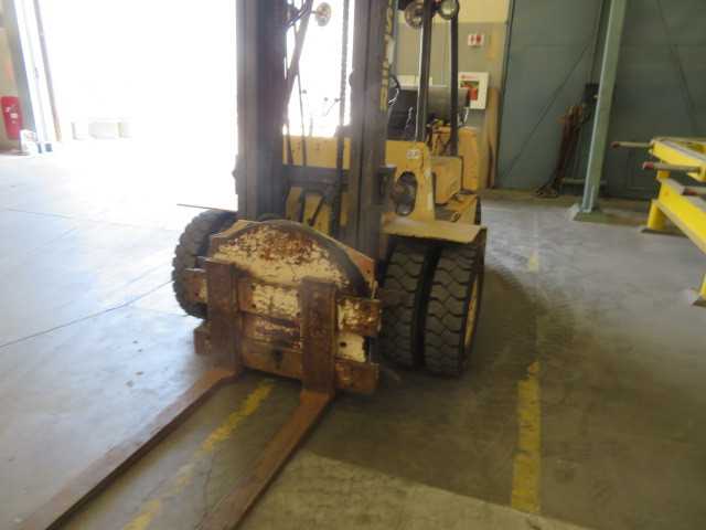 Hyster Model 70 Forklift, 7000 Lb Capacity with rotating forks - MISCELLANEOUS