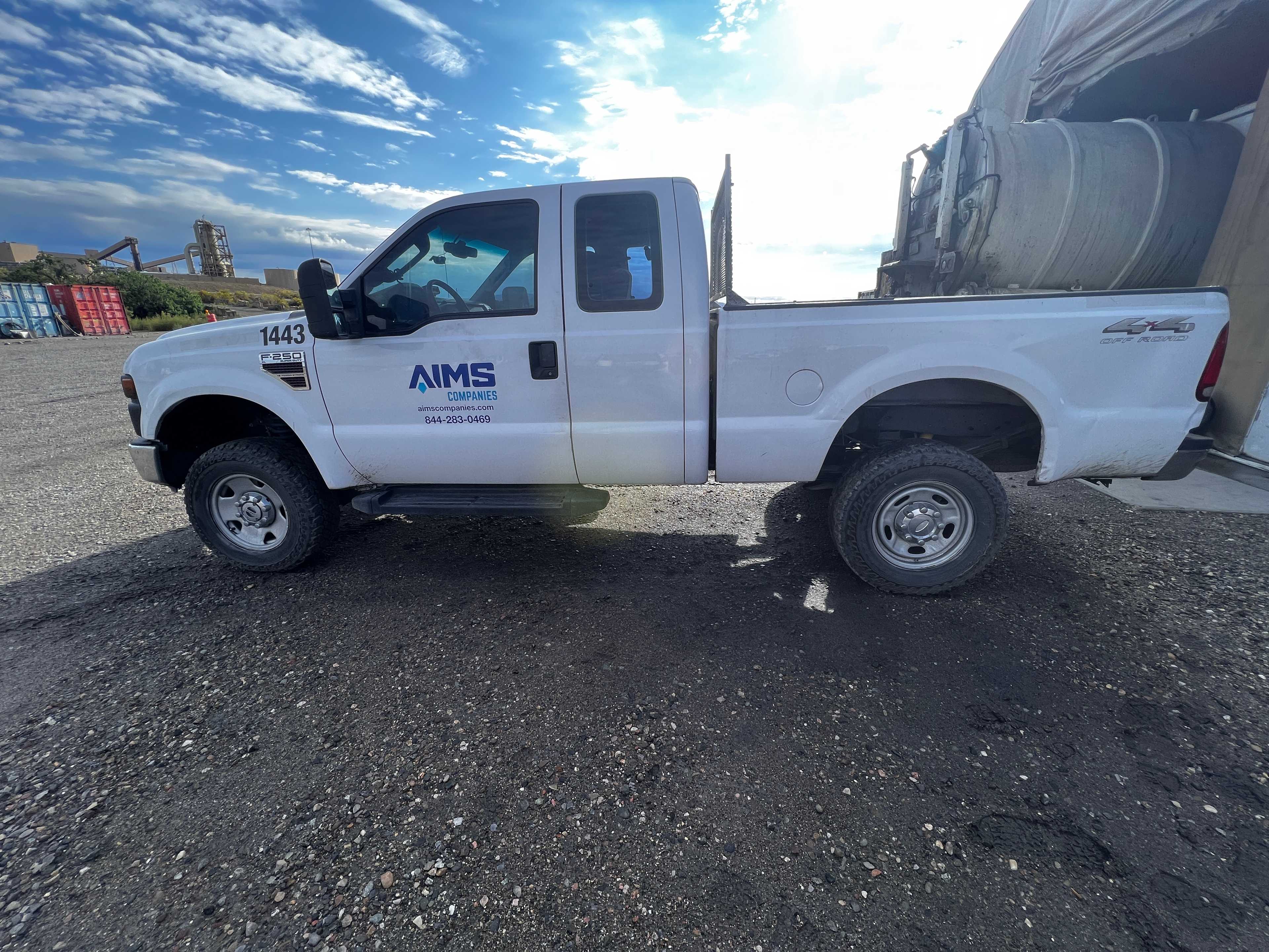 2008 Ford F250  4WD - BUSES