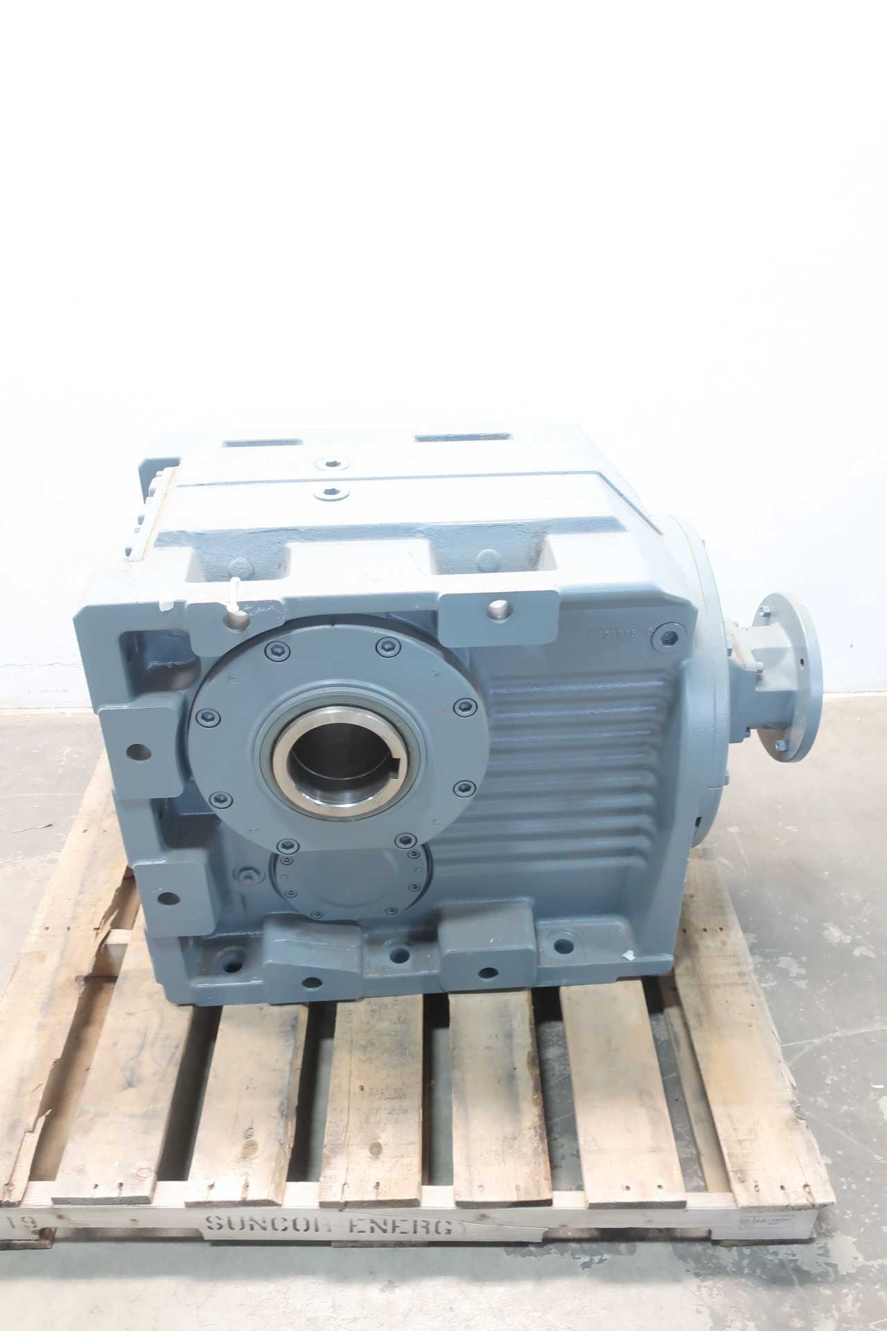 SEW EURODRIVE KA167 AM284/286 RIGHT ANGLE GEAR REDUCER 134.99:1 - GEAR REDUCERS