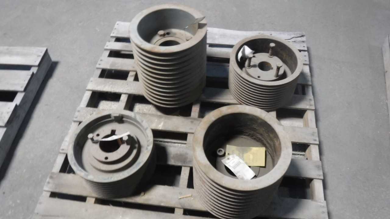 Lot of Pulleys - PULLEY
