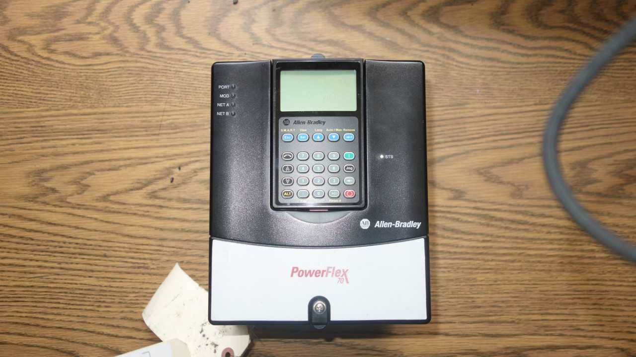 ALLEN BRADLEY POWERFLEX 70 2HP AC DRIVE - MOTOR DRIVES
