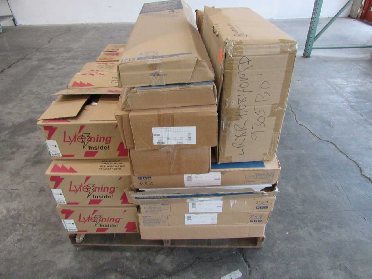 Pallet of 23x Assorted Lights - LIGHTING