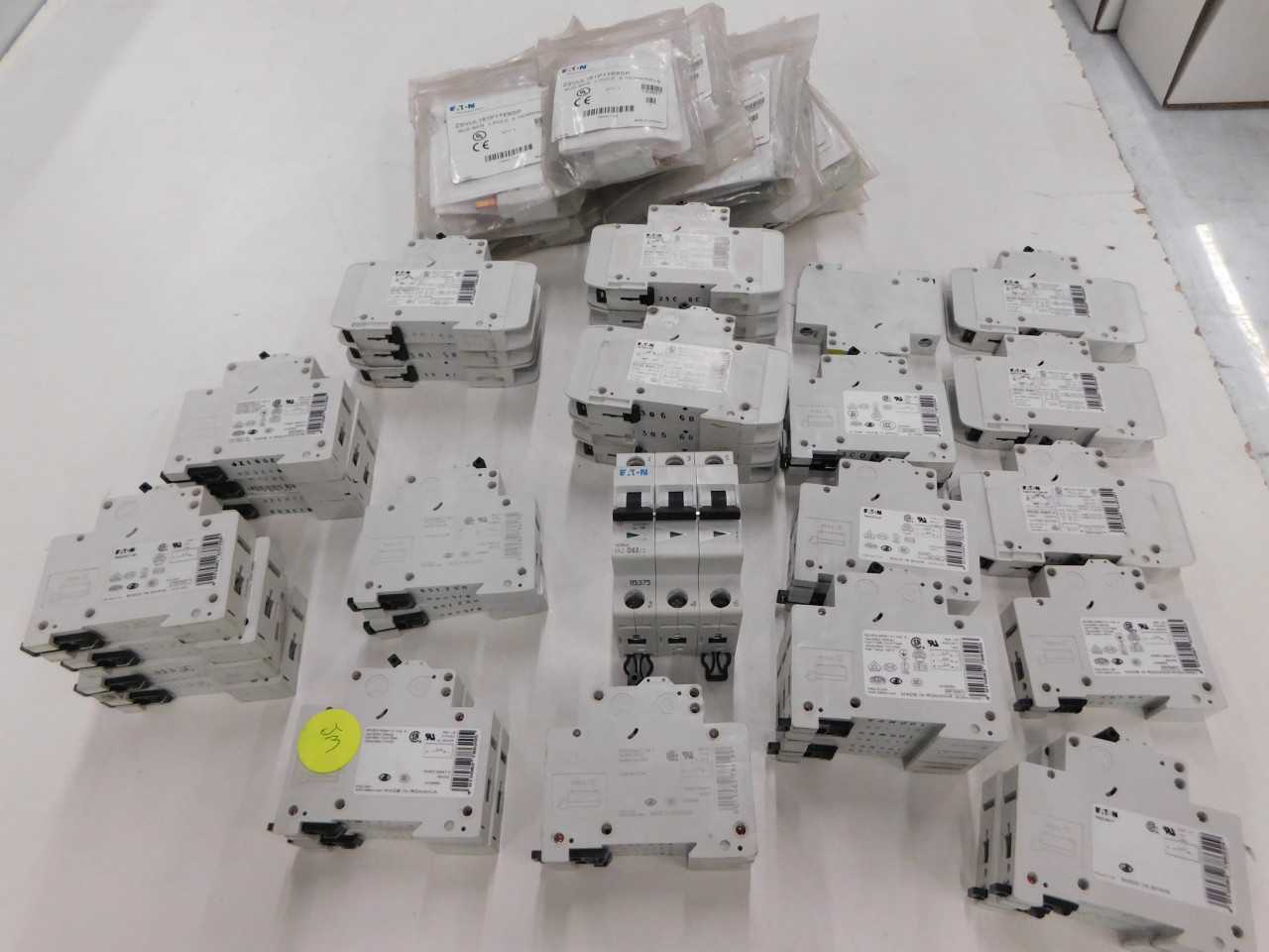 Lot of Quantity 77x Din Rail Breakers & Bus Bars - CIRCUIT BREAKERS