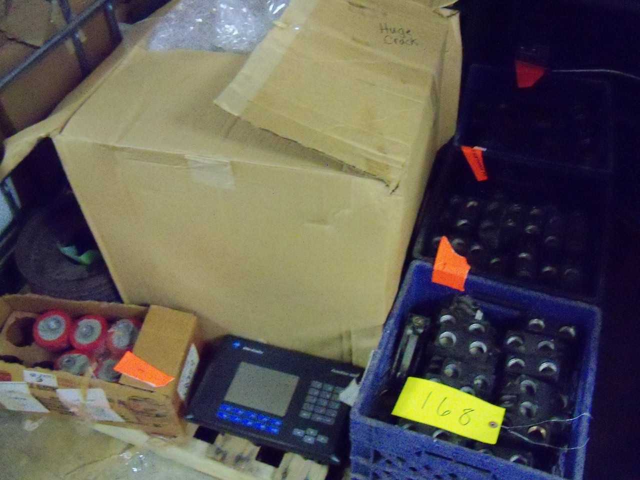 Lot of miscellanous items - MATERIAL HANDLING