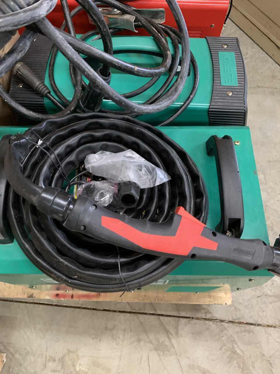 LOT OF NEW TOTALY WELD LGK-60 PLASMA CUTTER AND ZX7-315C INVERTER WELDER - WELDING EQUIPMENT