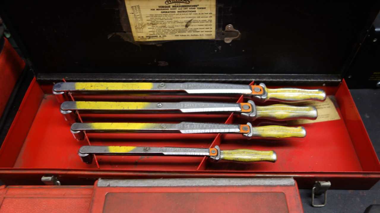 ASSORTED LOT OF TAPS DIES WILLIAMS TORQUE WRENCHES - HAND TOOLS