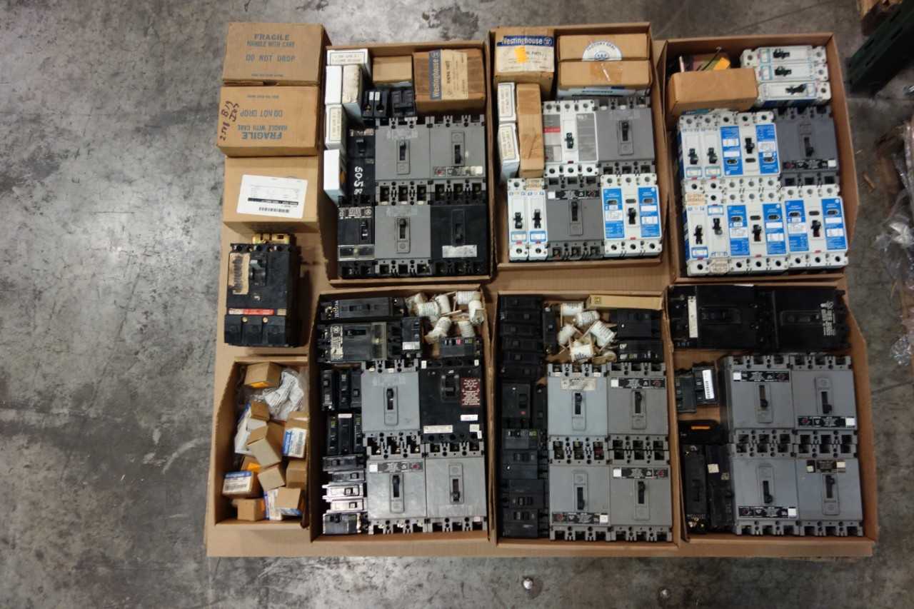 1 PALLET OF ASSORTED MOLDED CASE CIRCUIT BREAKERS, PARTS AND ACESSORIES - CIRCUIT BREAKERS