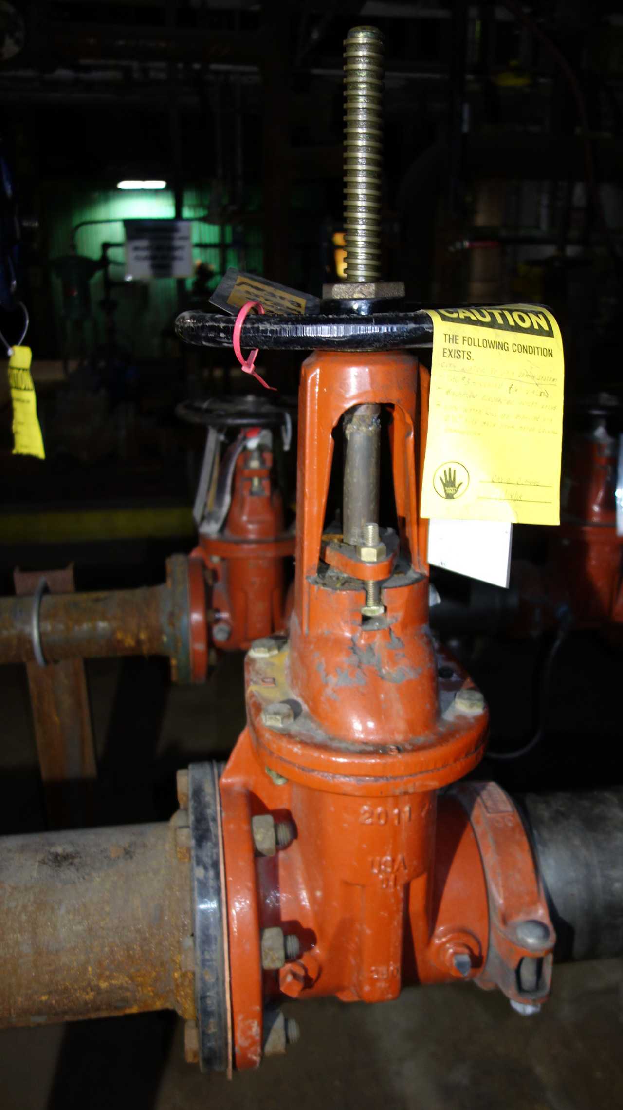 LOT OF 4 KENNEDY FIRE GATE VALVE 6IN AND 4IN - MISCELLANEOUS