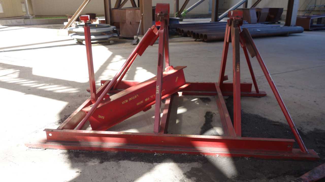 LOT OF ASSORTED STEEL PIPE, I-BEAMS, VALVES - VALVES