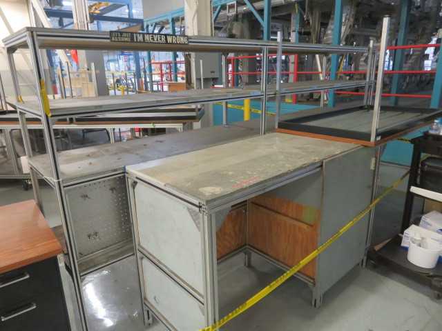 Aluminum Table, desks and other tables, (lot) - MISCELLANEOUS