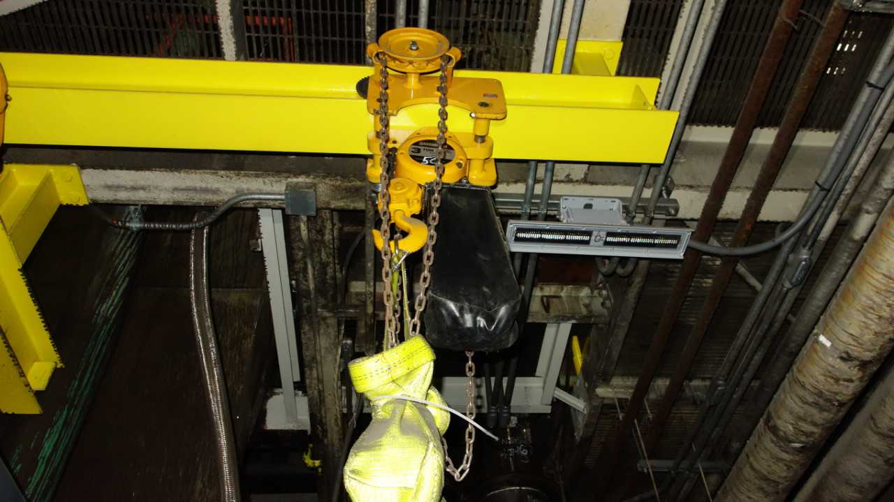LOT OF 4 HARRINGTON 3 TON MANUAL CHAIN HOIST - MISCELLANEOUS