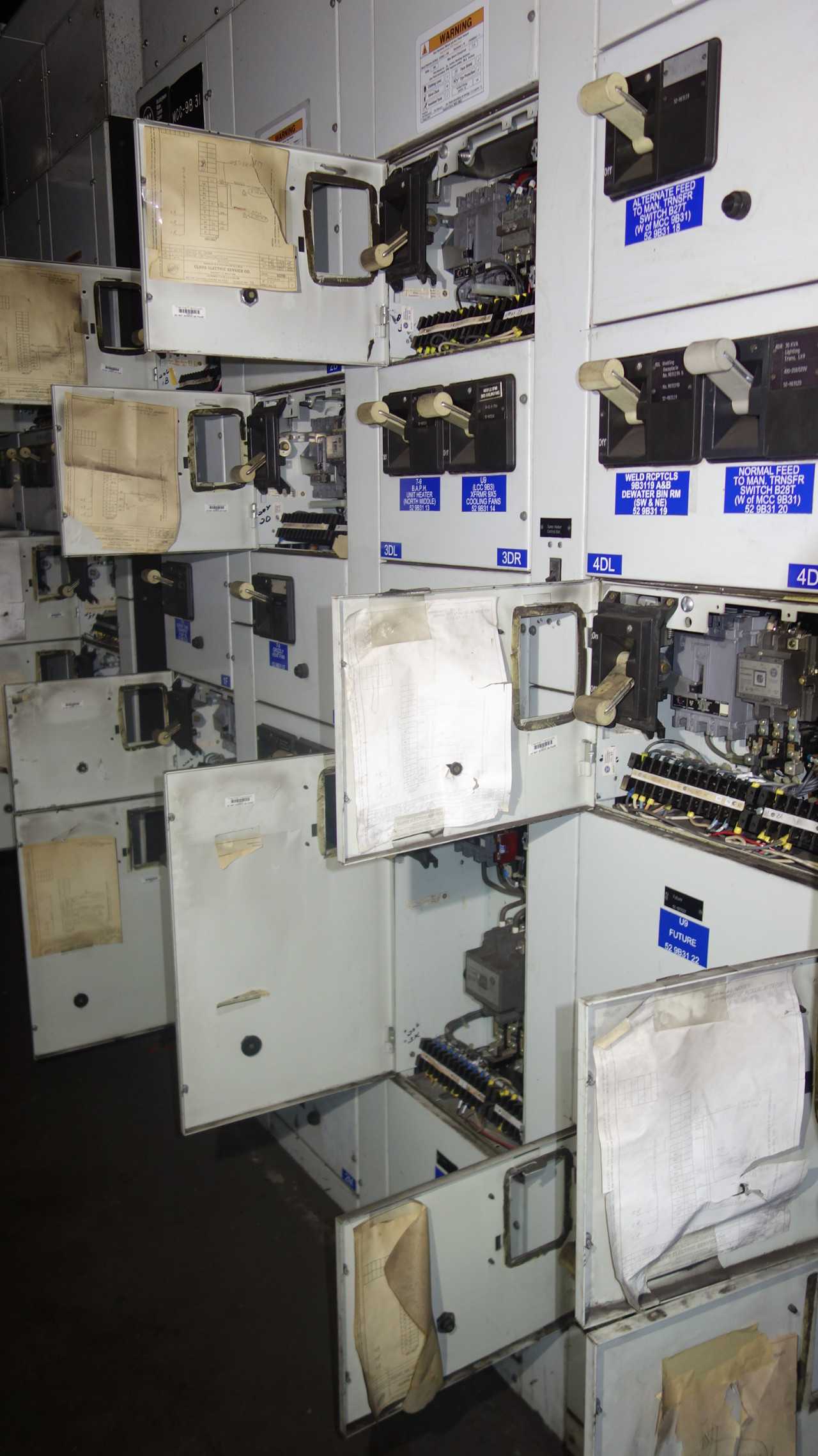 X10 VERTICAL SECTIONS OF WESTINGHOUSE MCC BUCKETS - MOTOR CONTROL CENTERS