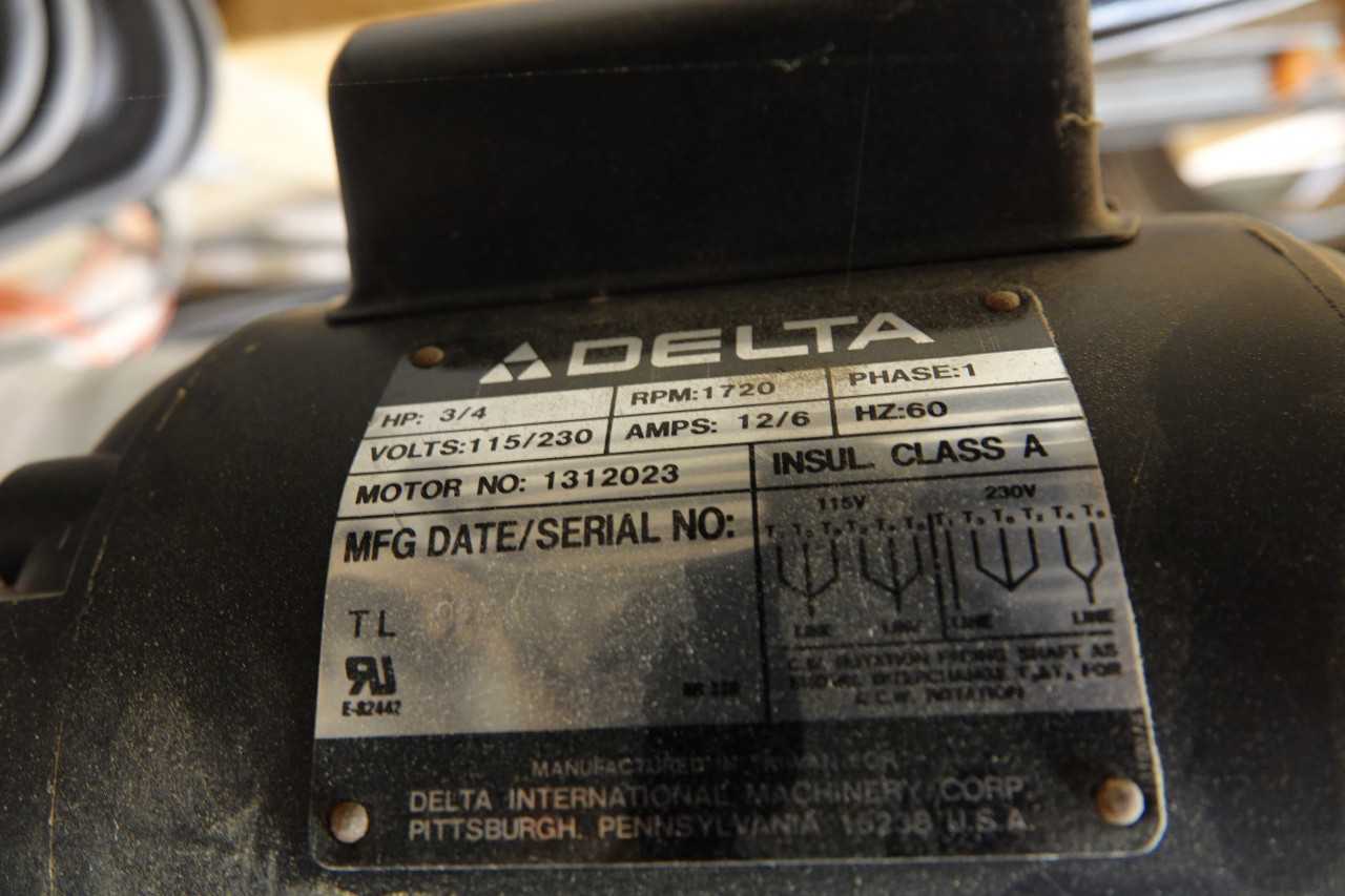 Delta 17-900 16-1/2" 12-Speed Drill Press - UPRIGHT DRILL PRESSES