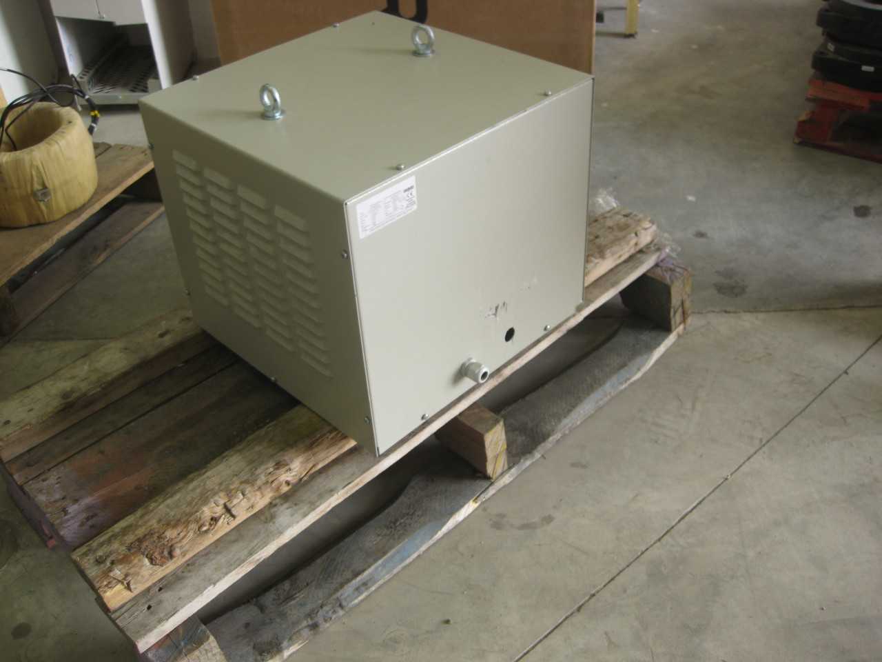 AUTO TRANSFORMER - ELECTRICAL COMPONENTS