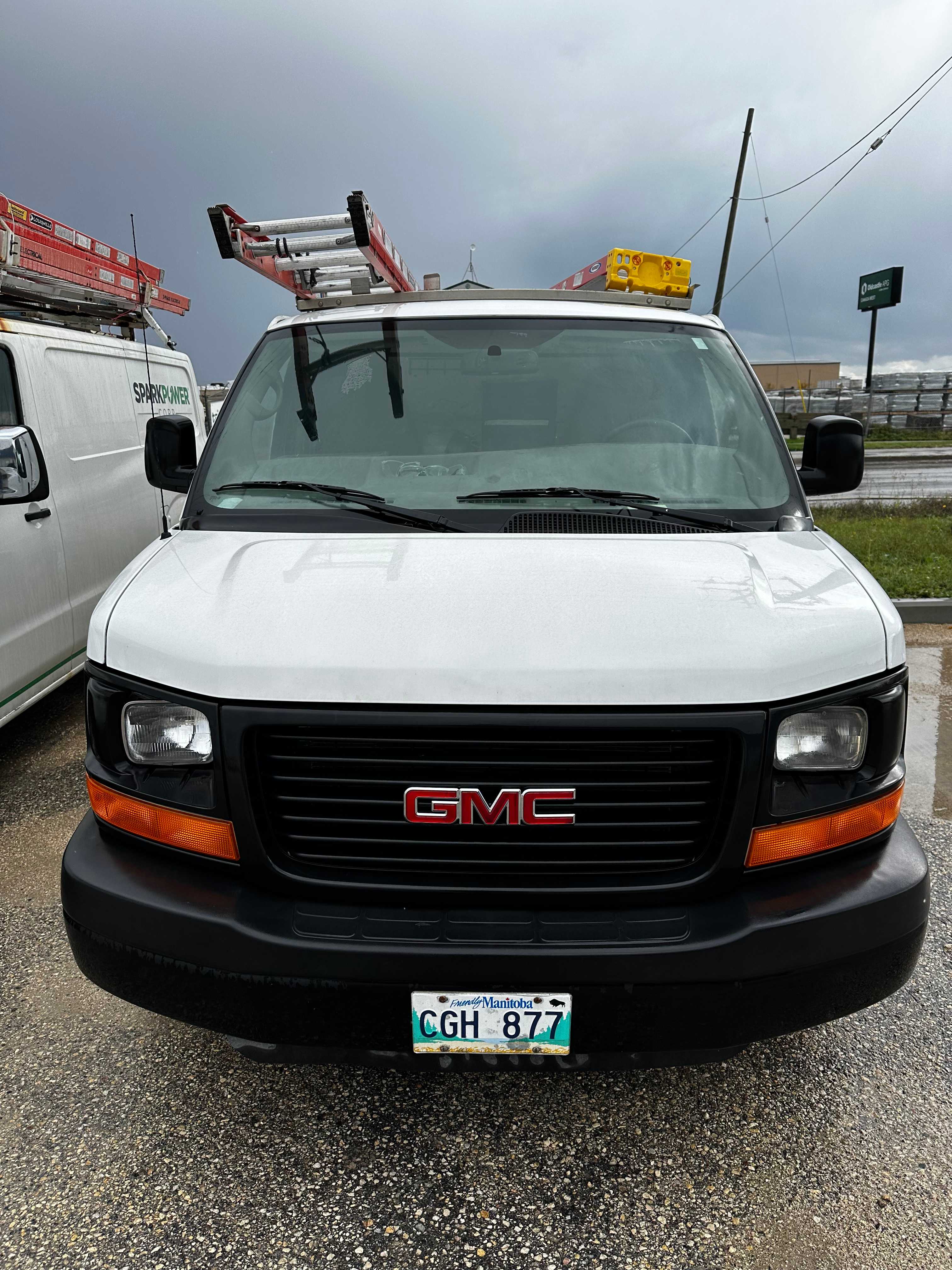 2015 GMC SAVANA 2500 PANEL VAN - BUSSES & VANS