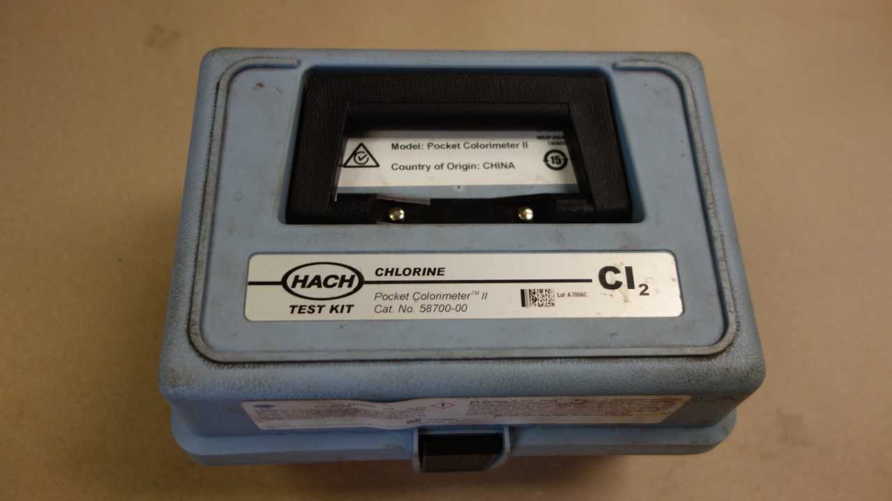 LOT OF 2 HACH POCKET COLRIMETER 2 CHLORINE TEST KIT - LAB & SCIENTIFIC