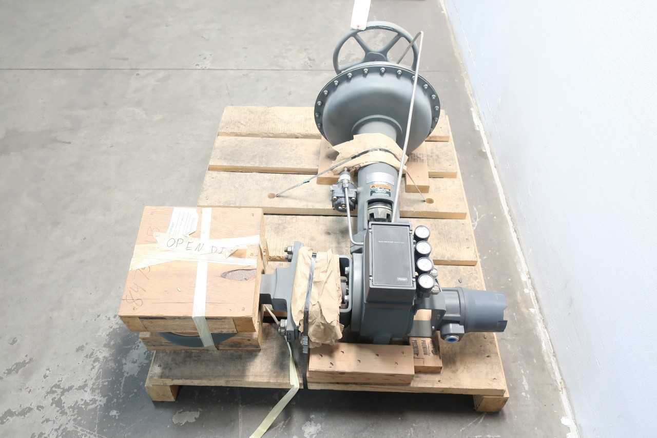 FISHER 1052-A31A PNEUMATIC 10IN CONTROL VALVE - CONTROL VALVE